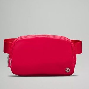 NWT 🍋 Lululemon Belt Bag Lipgloss